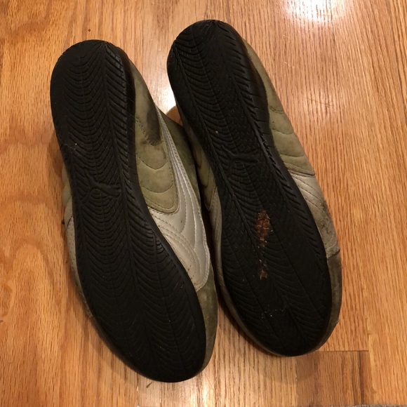 Woman’s Sz 7 Puma Speedcat Racing Shoes in Sage Green and Silver - Picture 11 of 14